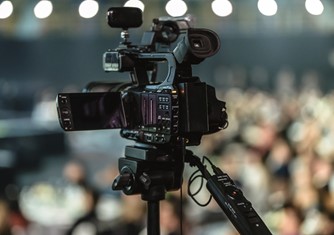 lens-3143893_1920.jpg